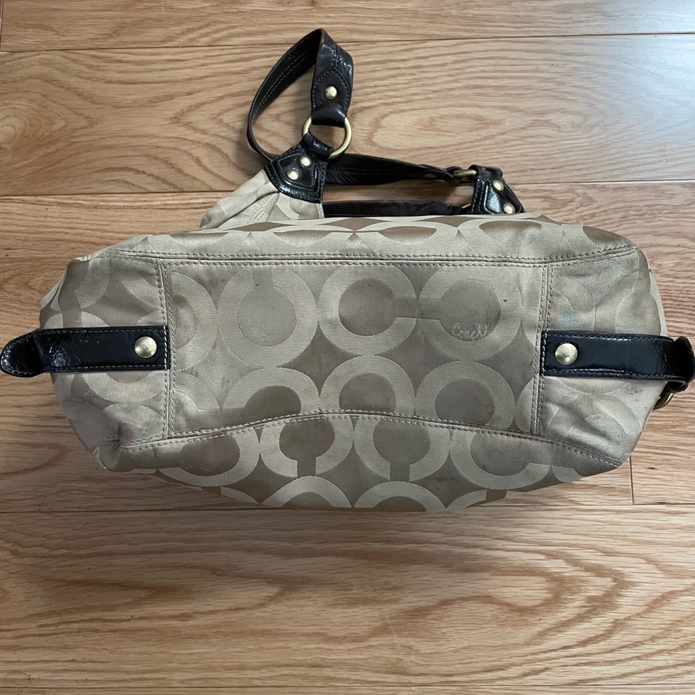 Coach Bag, Leather Handles - Picture 10 of 10